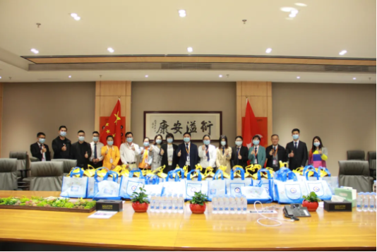 #万吉送万家# 市，区人社局莅临衍生健康医药产业园慰问异地务工人员